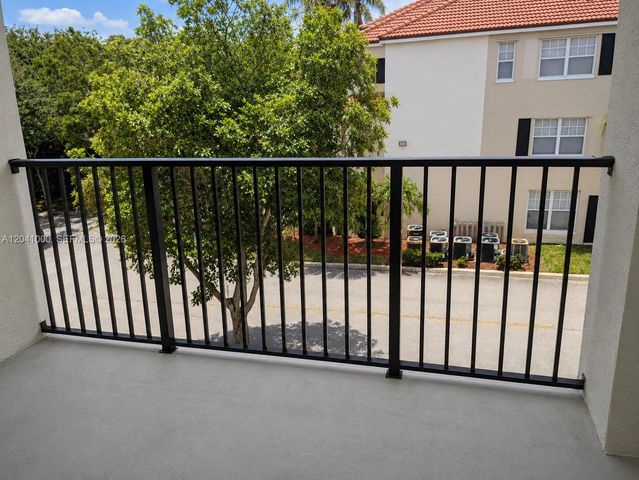5980 W Sample Road 307, Coral Springs, FL 33067