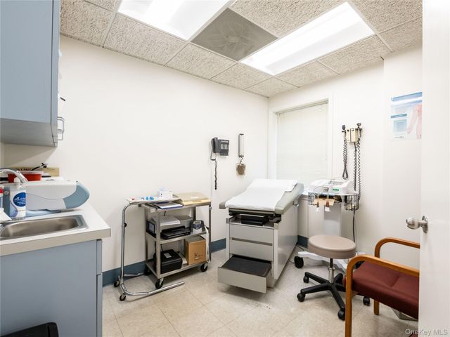 450 Plandome Road Suite 2, Manhasset, NY 11030