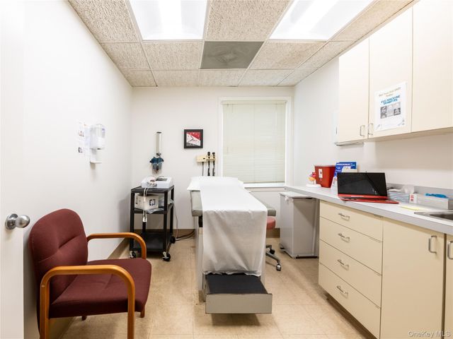 450 Plandome Road Suite 2, Manhasset, NY 11030