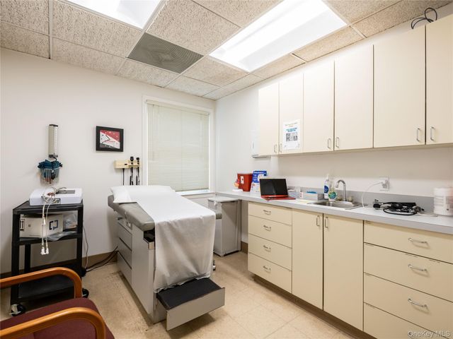 450 Plandome Road Suite 2, Manhasset, NY 11030