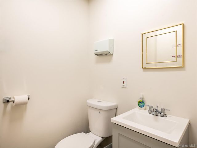 450 Plandome Road Suite 2, Manhasset, NY 11030