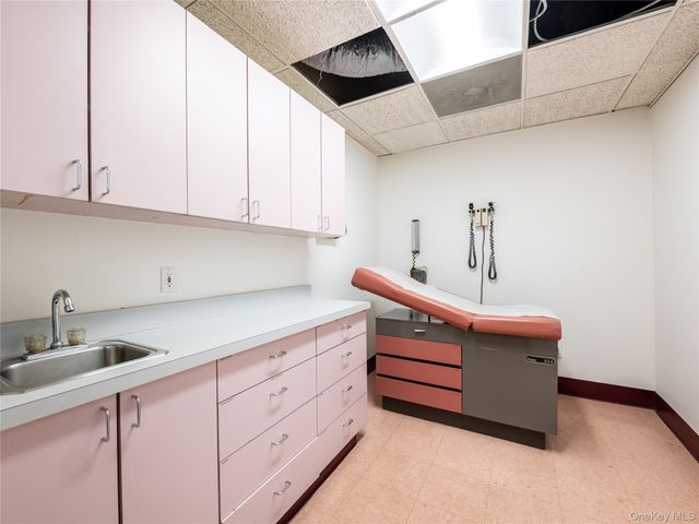 450 Plandome Road Suite 2, Manhasset, NY 11030