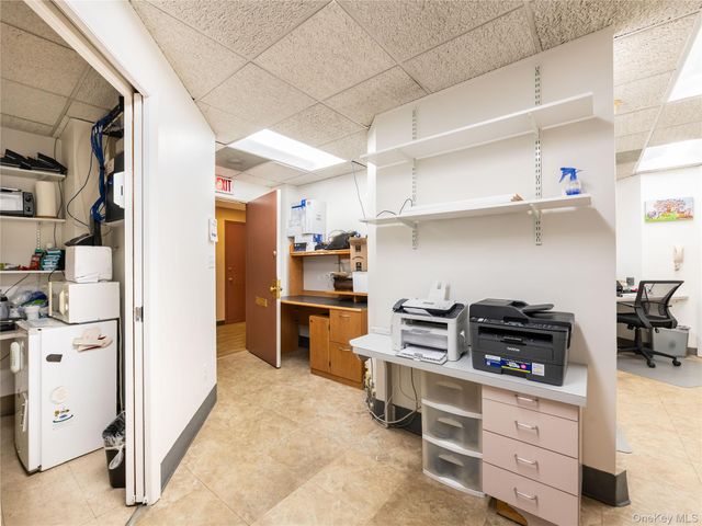 450 Plandome Road Suite 2, Manhasset, NY 11030