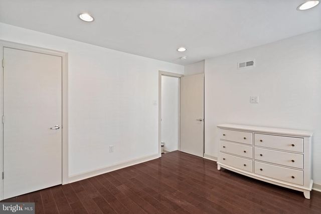 710 CLYMER ST, Philadelphia, PA 19147