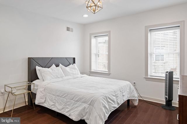 710 CLYMER ST, Philadelphia, PA 19147