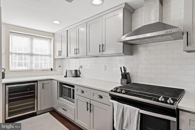 710 CLYMER ST, Philadelphia, PA 19147