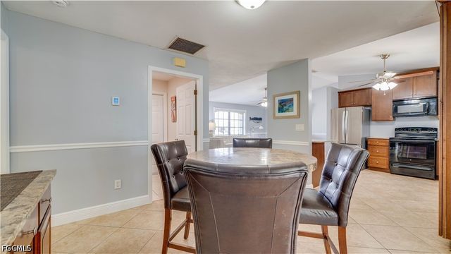 914 SE 28th TER, Cape Coral, FL 33904