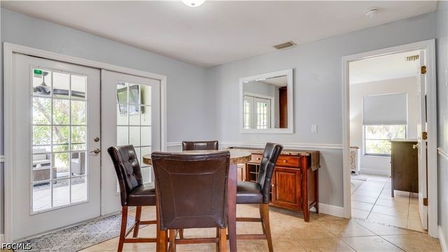 914 SE 28th TER, Cape Coral, FL 33904
