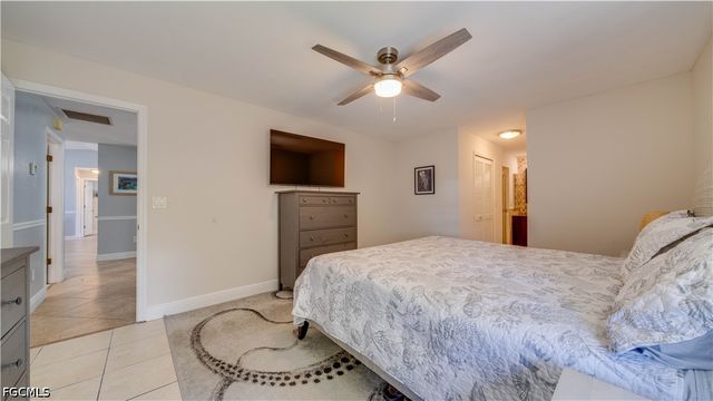 914 SE 28th TER, Cape Coral, FL 33904