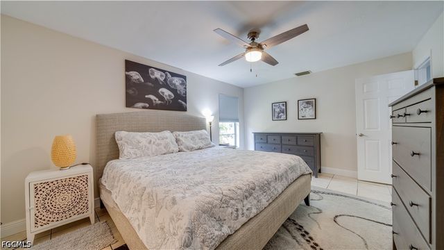 914 SE 28th TER, Cape Coral, FL 33904