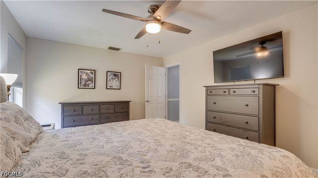 914 SE 28th TER, Cape Coral, FL 33904