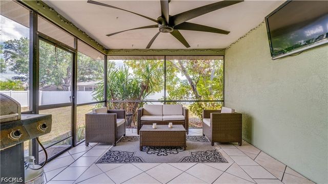 914 SE 28th TER, Cape Coral, FL 33904
