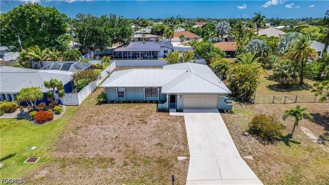 914 SE 28th TER, Cape Coral, FL 33904