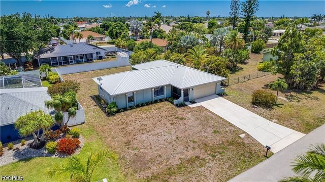 914 SE 28th TER, Cape Coral, FL 33904
