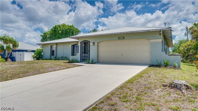 914 SE 28th TER, Cape Coral, FL 33904
