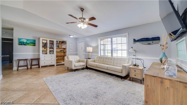 914 SE 28th TER, Cape Coral, FL 33904