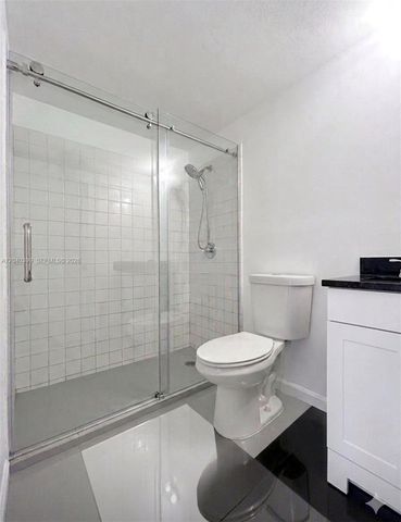 10325 NW 11th Street 101, Pembroke Pines, FL 33026