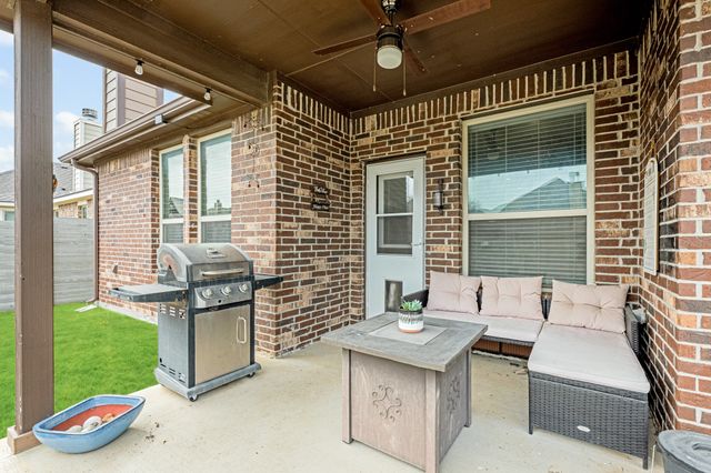 916 Falcon Road, Argyle, TX 76226