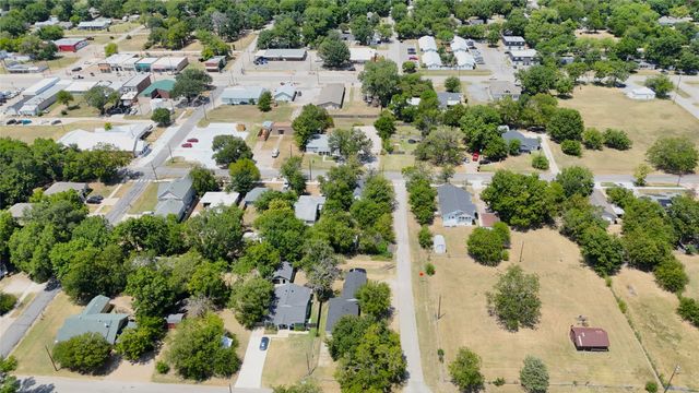108 E Kirby Avenue, Quinlan, TX 75474
