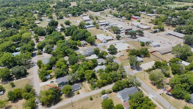 108 E Kirby Avenue, Quinlan, TX 75474