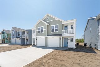 912 Indiana Avenue 13, South Haven, MI 49090