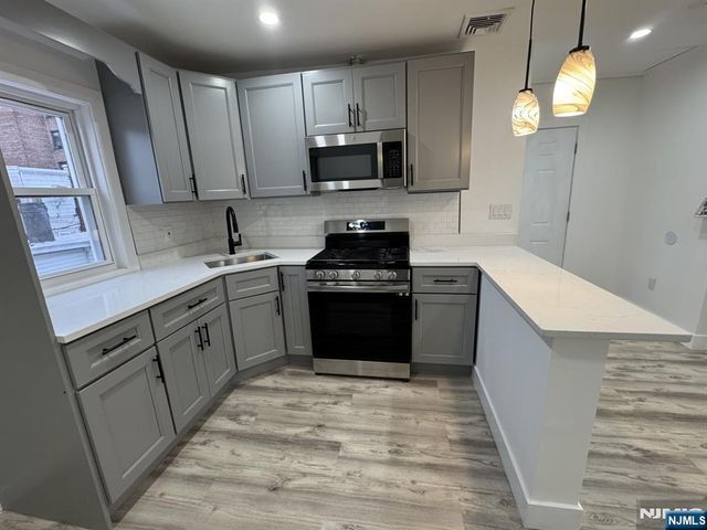 536 Lincoln Street, Union City, NJ 07087