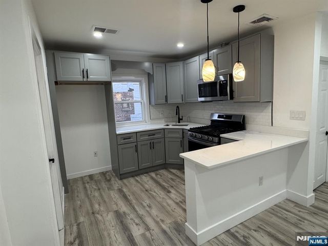 536 Lincoln Street, Union City, NJ 07087