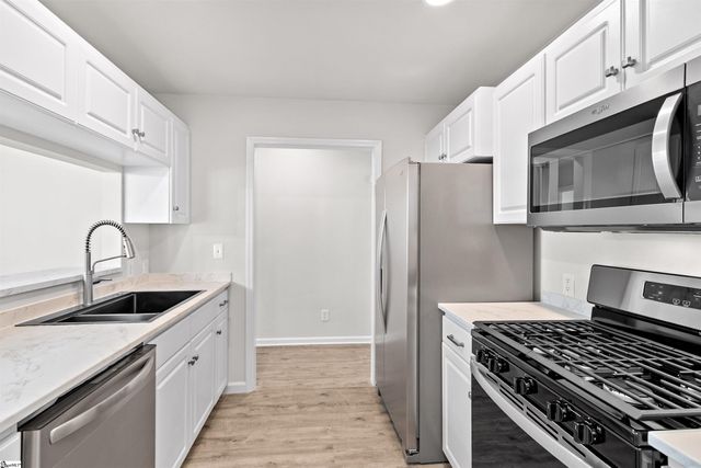 205 E Florida Street, Clinton, SC 29325