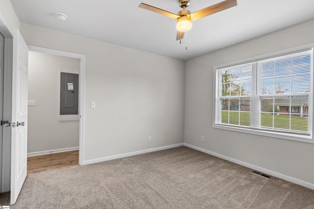 205 E Florida Street, Clinton, SC 29325