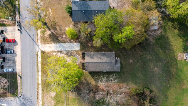 205 E Florida Street, Clinton, SC 29325