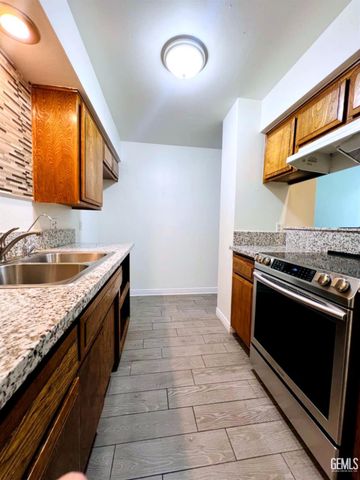 1001 Mcdonald Way 40, Bakersfield, CA 93309