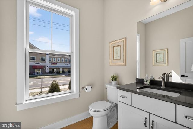 4 ARTHUR LN, Cranbury, NJ 08512