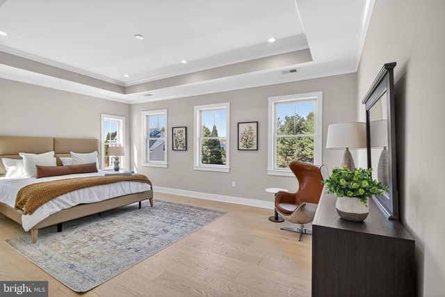 4 ARTHUR LN, Cranbury, NJ 08512