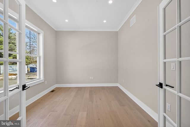 4 ARTHUR LN, Cranbury, NJ 08512