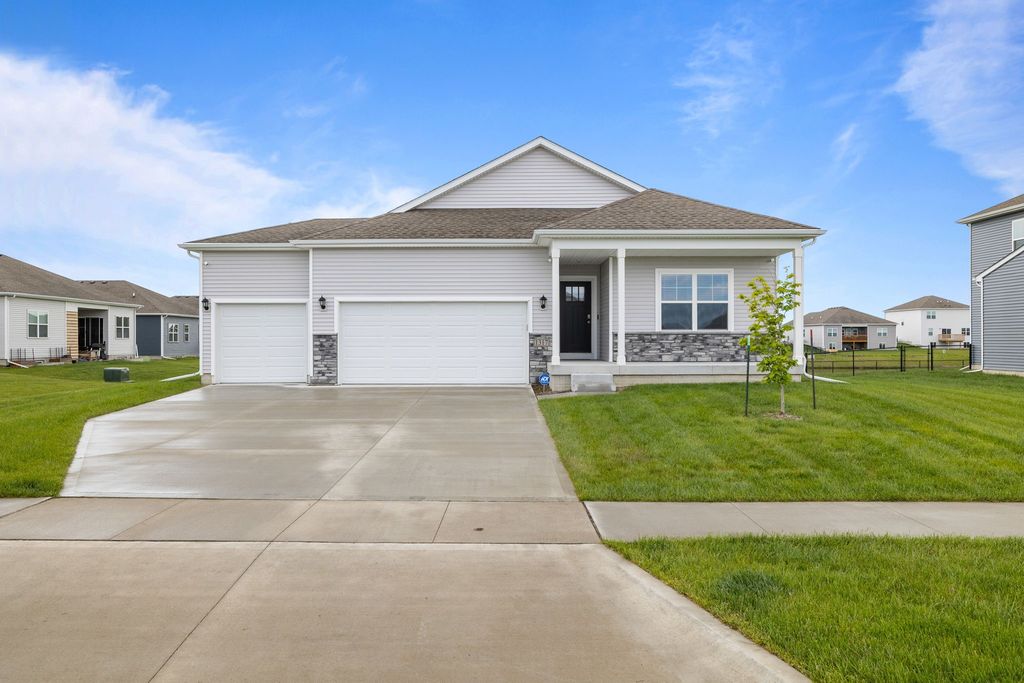 1317 NE 56th Street, Ankeny, IA 50021