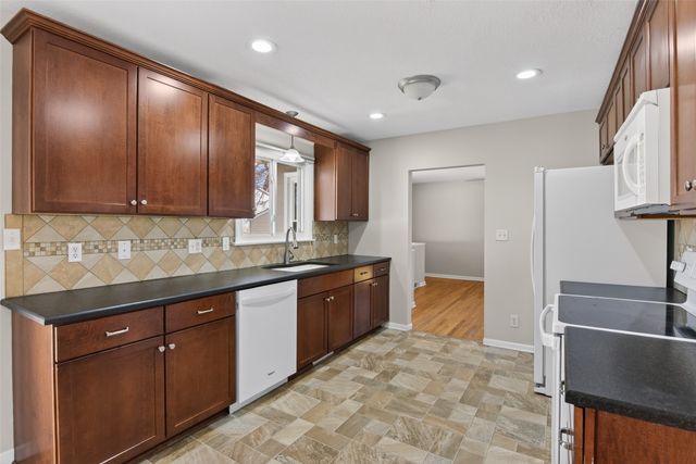 541 32nd Street, West Des Moines, IA 50265