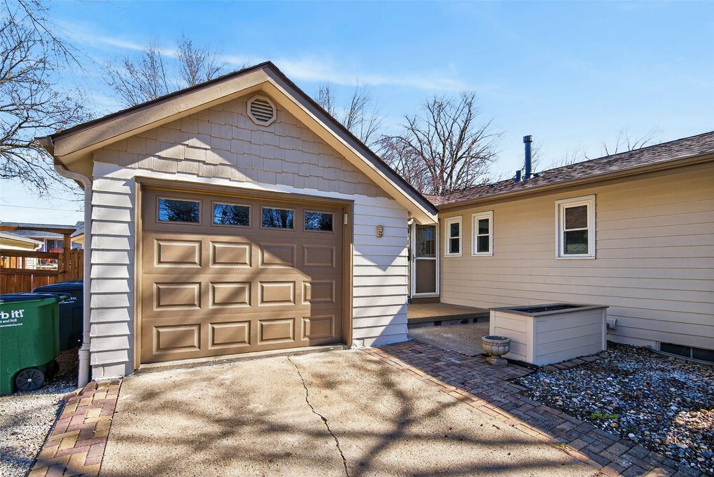 541 32nd Street, West Des Moines, IA 50265