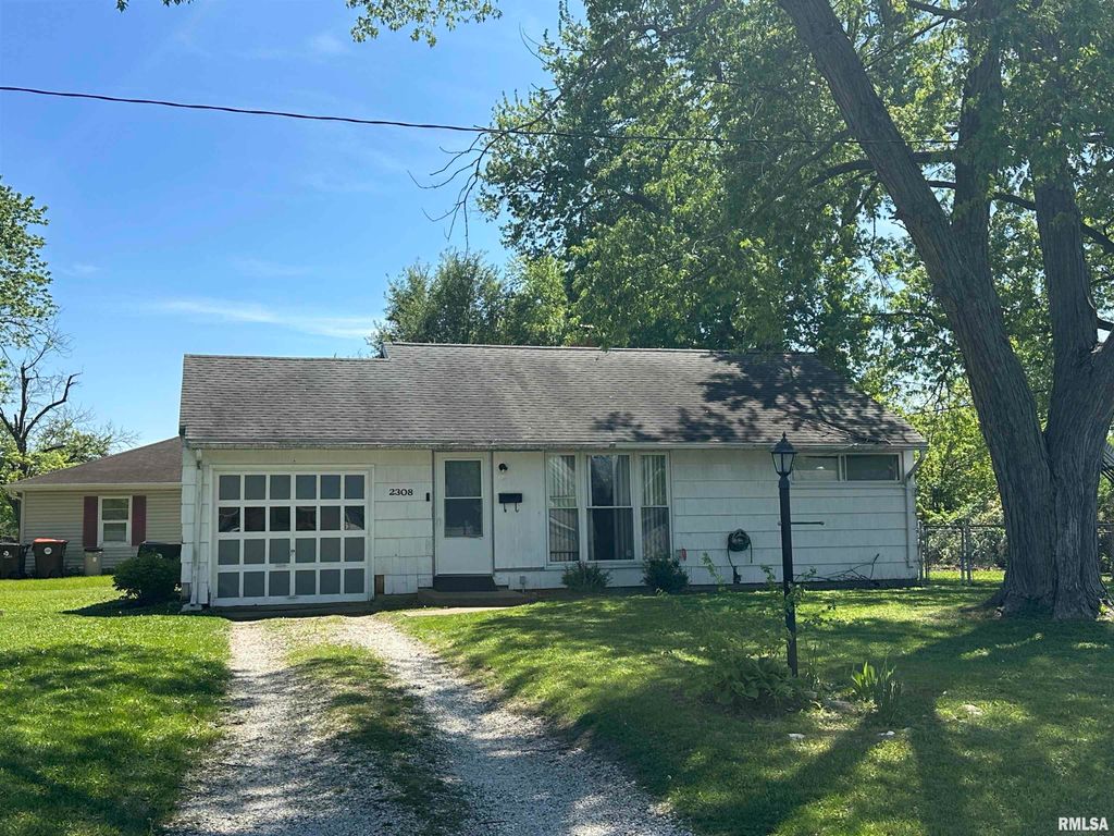 2308 W OVERBROOK Drive, Peoria, IL 61604