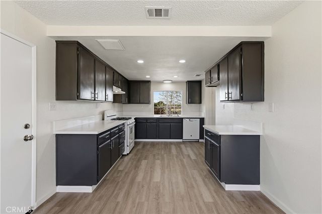 17316 Sweetaire Ave, Lancaster, CA 93535