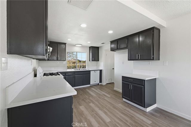 17316 Sweetaire Ave, Lancaster, CA 93535