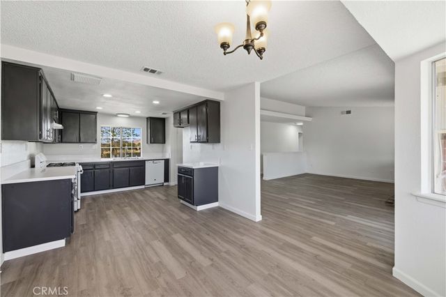 17316 Sweetaire Ave, Lancaster, CA 93535