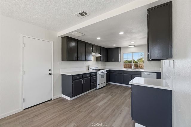 17316 Sweetaire Ave, Lancaster, CA 93535