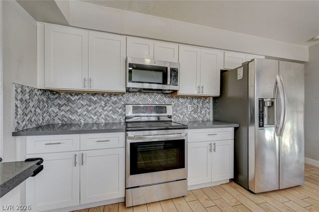 5872 Buhl Court, Las Vegas, NV 89103