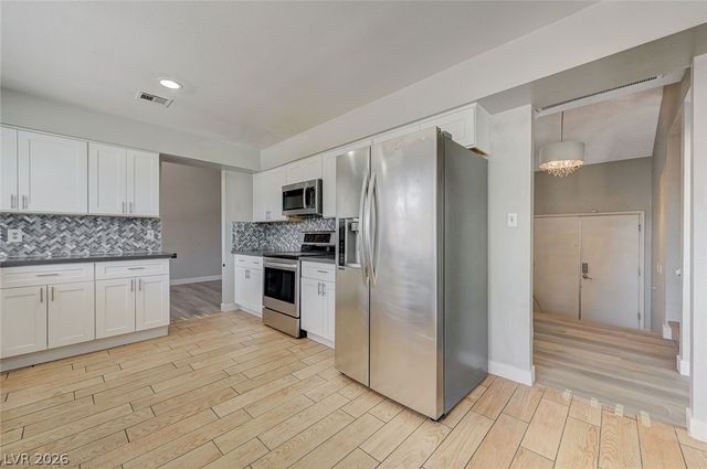 5872 Buhl Court, Las Vegas, NV 89103