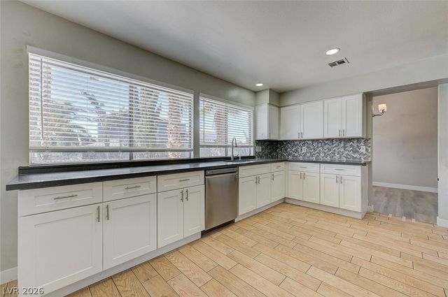 5872 Buhl Court, Las Vegas, NV 89103