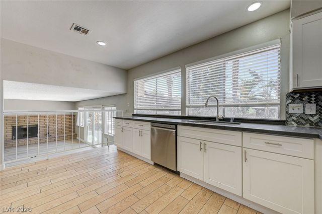 5872 Buhl Court, Las Vegas, NV 89103