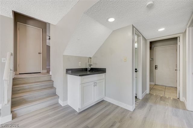 5872 Buhl Court, Las Vegas, NV 89103