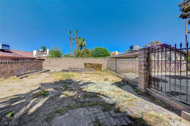 5872 Buhl Court, Las Vegas, NV 89103