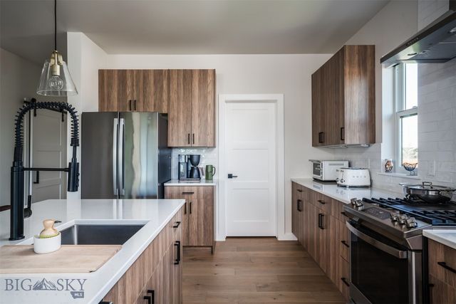 1698 Ryun Sun Way, Bozeman, MT 59718