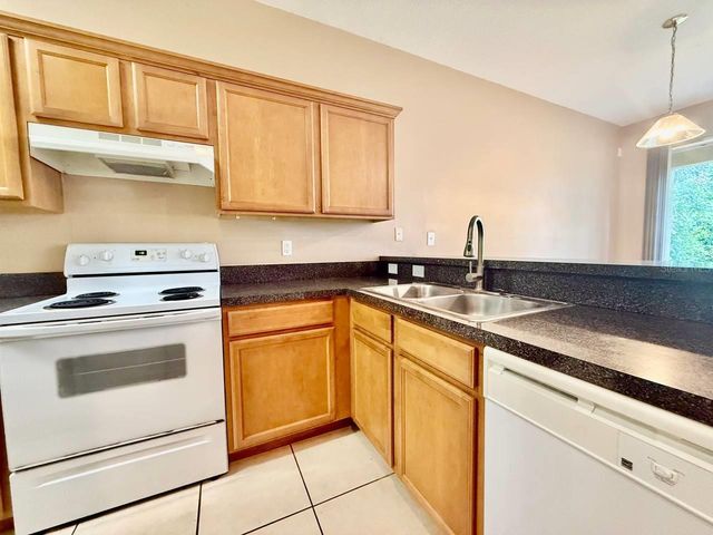 8173 STONE VIEW DRIVE, Tampa, FL 33647
